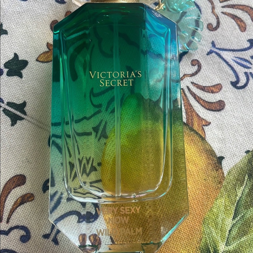 Victorias Secret Very Sexy Now Wild Palm